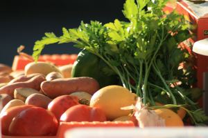800px-Légumes_et_fruits_au_marché_d'Orange